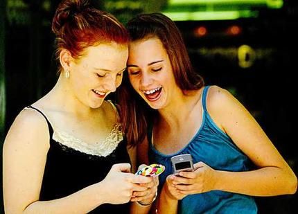 携帯電話は病的なナルシシズムの発達につながる